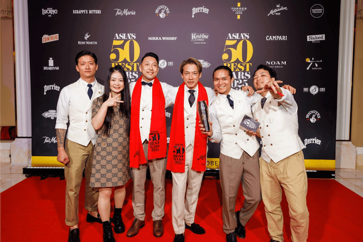 「Asia’s 50 Best Bars 2025」の授賞式に参加したBar LIBRE 池袋のメンバー
