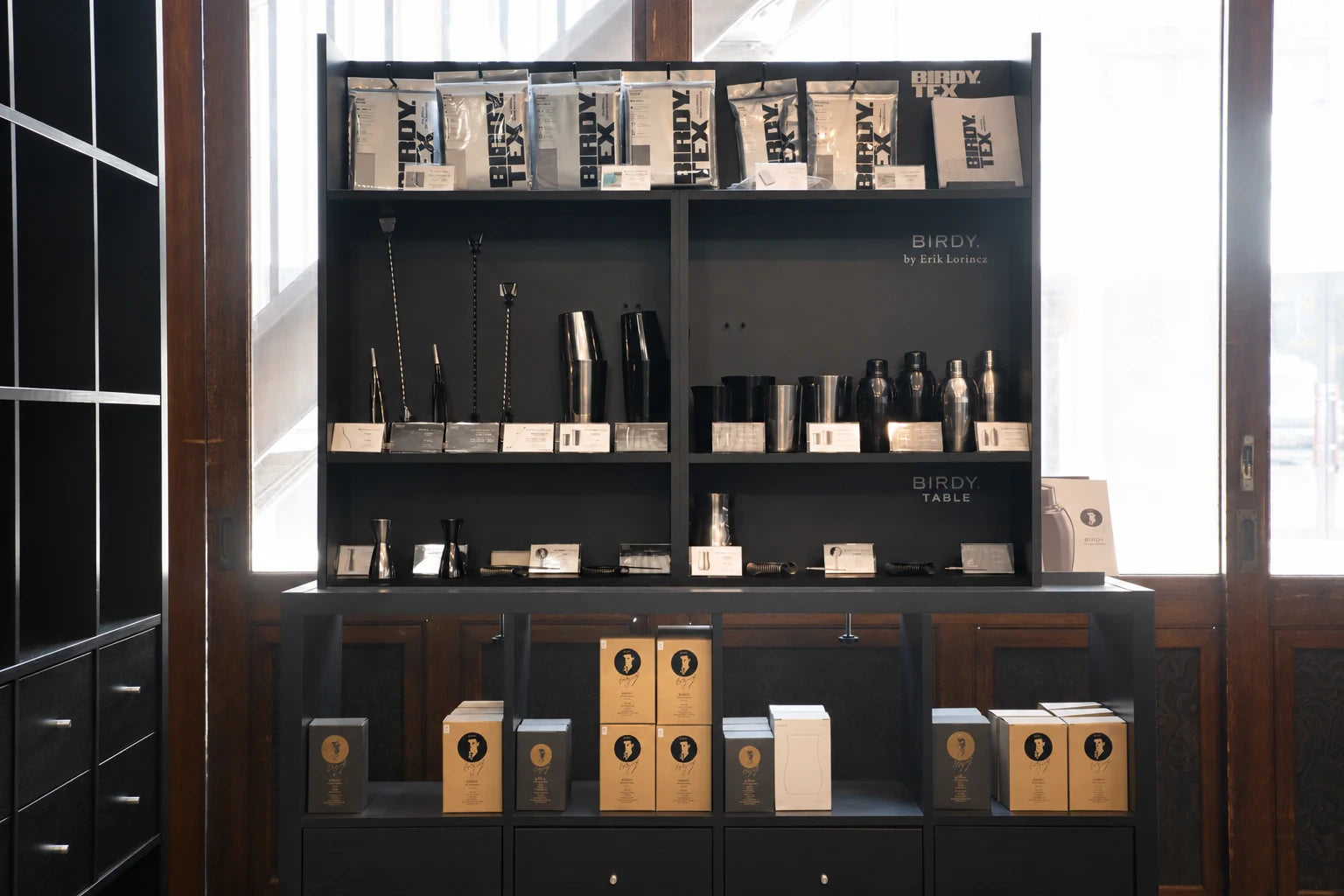 BAR TIMES STORE浅草店のBIRDY.売り場と公式什器