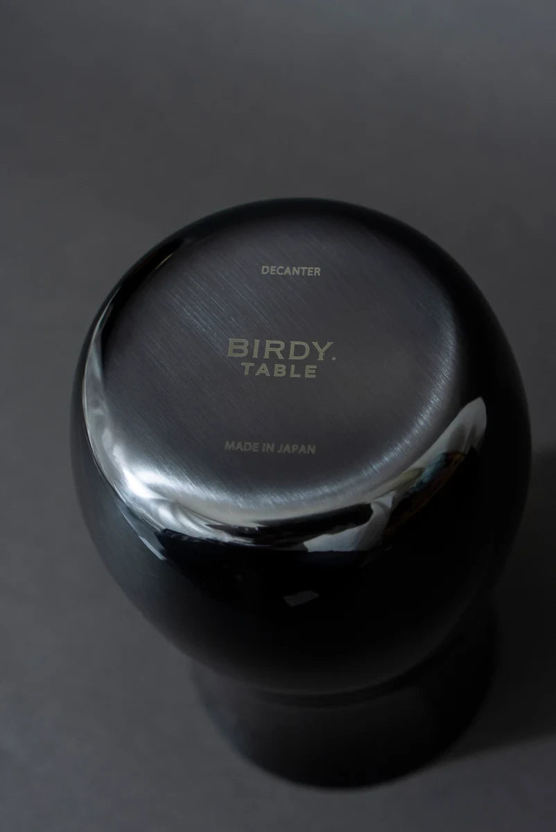DC700CHの底面にあるDECANTER、BIRDY. TABLE、MADE IN JAPANの刻印